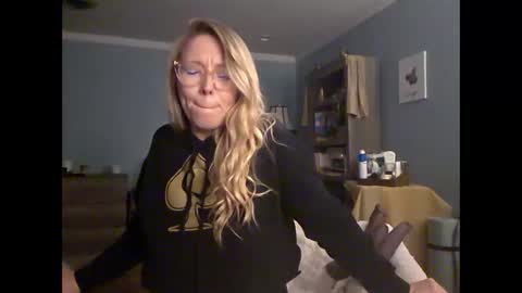 Snapshot of nikkib653466 chatting on 05.22.26 nikkib653466 online show from 05.22.26