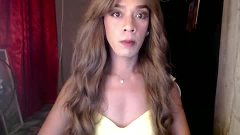 Snapshot of nikkie_dragon chatting on 01.10.25 nikkie online show from 01.10.25