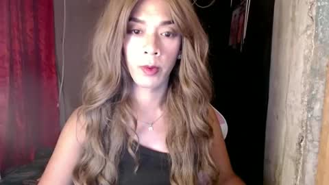 Snapshot of nikkie_dragon chatting on 01.17.25 nikkie online show from 01.17.25