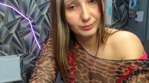 Snapshot of nikkikiss___ chatting on 04.18.26 nikkikiss___ online show from 04.18.26