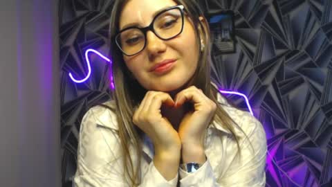 Snapshot of nikkikiss___ chatting on 05.16.26 nikkikiss___ online show from 05.16.26