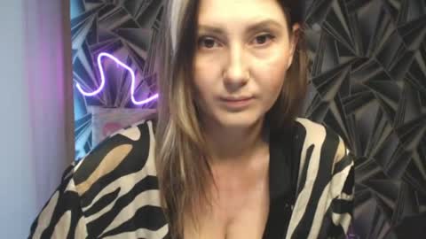 Snapshot of nikkikiss___ chatting on 05.20.26 nikkikiss___ online show from 05.20.26