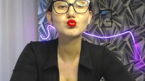 Snapshot of nikkikiss___ chatting on 05.26.26 nikkikiss___ online show from 05.26.26