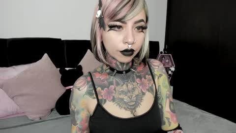 Snapshot of nikkiramone chatting on 12.18.24 Nikki Ramone   online show from 12.18.24