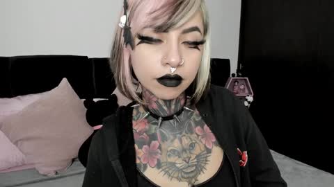 Snapshot of nikkiramone chatting on 12.18.24 Nikki Ramone   online show from 12.18.24