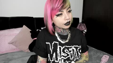 Snapshot of nikkiramone chatting on 12.24.24 Nikki Ramone   online show from 12.24.24