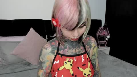 Snapshot of nikkiramone chatting on 01.29.25 Nikki Ramone   online show from 01.29.25