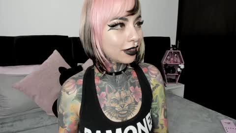 Snapshot of nikkiramone chatting on 02.07.25 Nikki Ramone   online show from 02.07.25