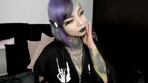 Snapshot of nikkiramone chatting on 03.05.25 Nikki Ramone   online show from 03.05.25