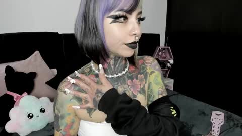 Snapshot of nikkiramone chatting on 03.11.25 Nikki Ramone   online show from 03.11.25