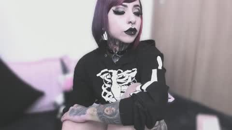 Snapshot of nikkiramone chatting on 09.09.25 Nikki Ramone   online show from 09.09.25