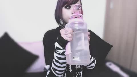 Snapshot of nikkiramone chatting on 09.11.25 Nikki Ramone   online show from 09.11.25