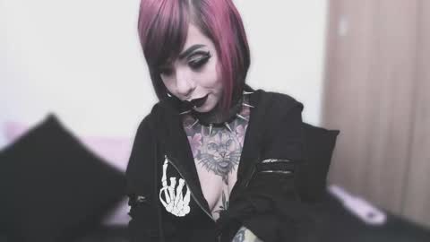 Snapshot of nikkiramone chatting on 09.12.25 Nikki Ramone   online show from 09.12.25