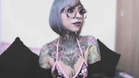 Snapshot of nikkiramone chatting on 09.19.25 Nikki Ramone   online show from 09.19.25