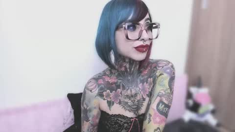 Snapshot of nikkiramone chatting on 09.24.25 Nikki Ramone   online show from 09.24.25