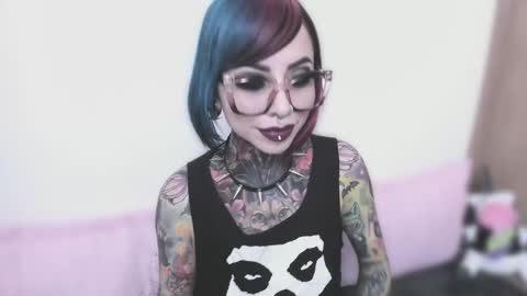 Snapshot of nikkiramone chatting on 09.25.25 Nikki Ramone   online show from 09.25.25