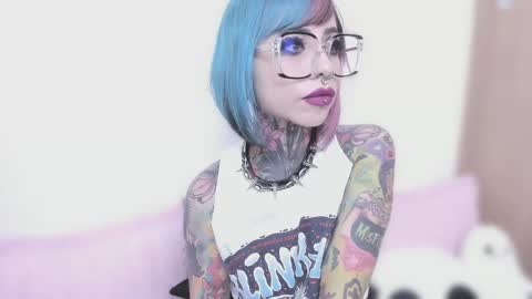 Snapshot of nikkiramone chatting on 09.29.25 Nikki Ramone   online show from 09.29.25