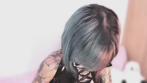 Snapshot of nikkiramone chatting on 10.03.25 Nikki Ramone   online show from 10.03.25