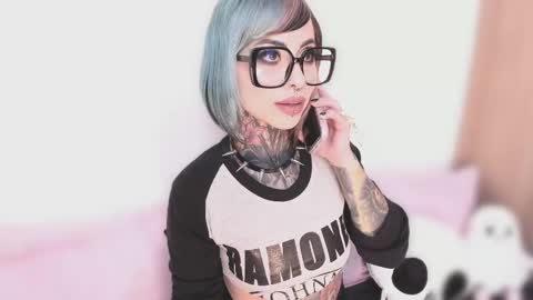 Snapshot of nikkiramone chatting on 10.07.25 Nikki Ramone   online show from 10.07.25