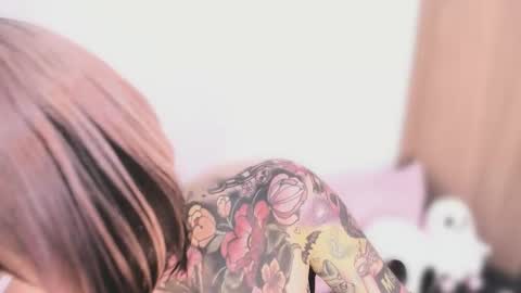 Snapshot of nikkiramone chatting on 10.08.25 Nikki Ramone   online show from 10.08.25