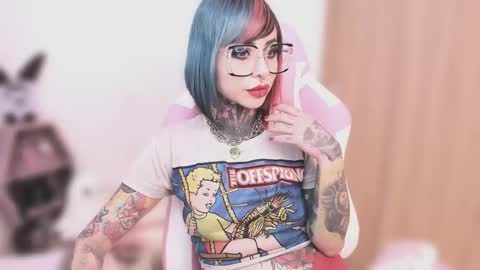 Snapshot of nikkiramone chatting on 10.20.25 Nikki Ramone   online show from 10.20.25