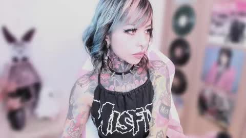 Snapshot of nikkiramone chatting on 02.05.26 Nikki Ramone online show from 02.05.26