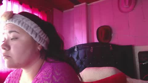 Snapshot of nikkirous_ chatting on 05.19.26 Nikkirous online show from 05.19.26