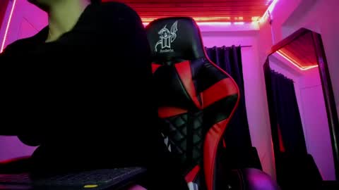 Snapshot of nikky_evans_ chatting on 05.01.26 online show from 05.01.26