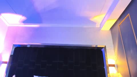     online show from 03.04.25