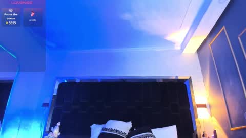     online show from 03.10.25