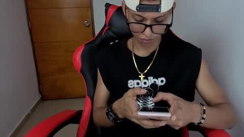 Snapshot of niklaus_wolf chatting on 03.03.26 niklaus_wolf online show from 03.03.26