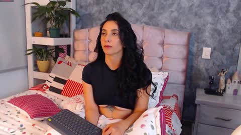 Snapshot of niko_robin chatting on 02.01.25 Niko Robin online show from 02.01.25