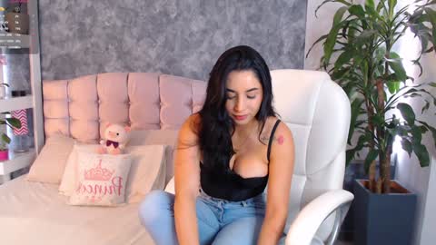 Snapshot of niko_robin chatting on 02.08.25 Niko Robin online show from 02.08.25