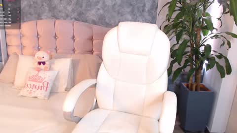 Snapshot of niko_robin chatting on 02.10.25 Niko Robin online show from 02.10.25