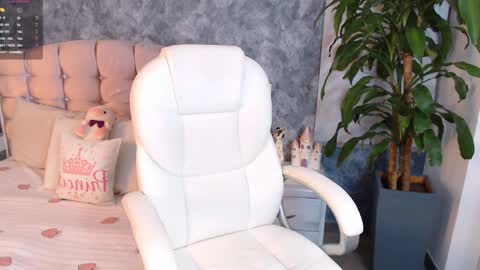 Snapshot of niko_robin chatting on 02.17.25 Niko Robin online show from 02.17.25