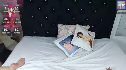 Snapshot of nikol_winick chatting on 11.19.25 nikol_winick online show from 11.19.25