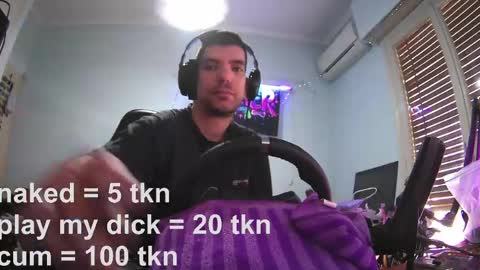 Snapshot of nikolasgames chatting on 05.10.26 nikolasgames online show from 05.10.26