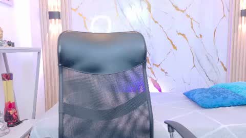 Snapshot of nikolay_gregori chatting on 06.18.26 online show from 06.18.26