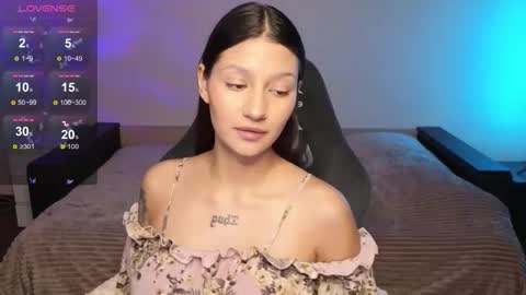 Snapshot of nikolgoldy chatting on 11.06.25 Niky online show from 11.06.25