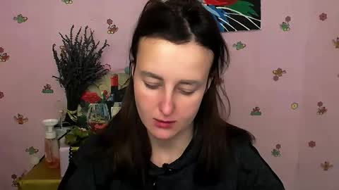 Snapshot of nikolleta_m chatting on 11.04.25 Nikolleta online show from 11.04.25