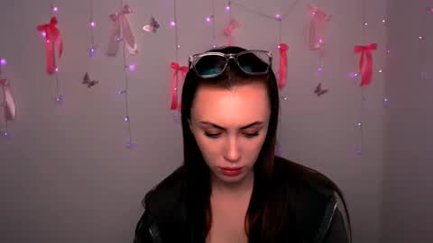 Snapshot of nikonara_ chatting on 04.27.26 nikonara_ online show from 04.27.26