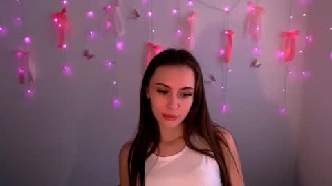 Snapshot of nikonara_ chatting on 05.18.26 nikonara_ online show from 05.18.26