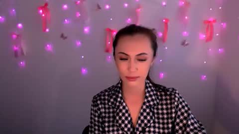 Snapshot of nikonara_ chatting on 05.21.26 nikonara_ online show from 05.21.26
