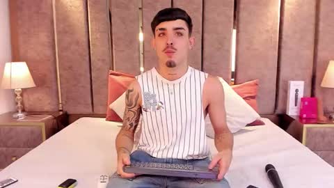 Snapshot of nikostone chatting on 05.20.26 Niko Stone online show from 05.20.26