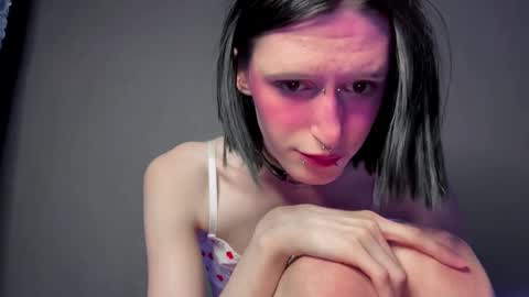 Snapshot of niky_long chatting on 04.18.26 Niky online show from 04.18.26