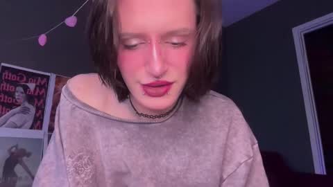 Snapshot of niky_long chatting on 05.19.26 Niky online show from 05.19.26