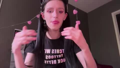 Snapshot of niky_long chatting on 05.22.26 Niky online show from 05.22.26