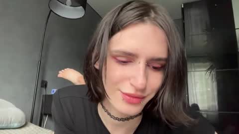 Snapshot of niky_long chatting on 05.29.26 Niky online show from 05.29.26