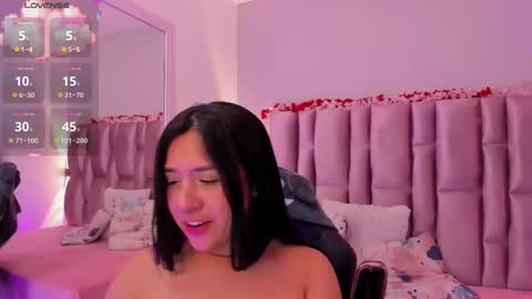 Snapshot of nikybrooks chatting on 10.04.25 Niky Brooks online show from 10.04.25