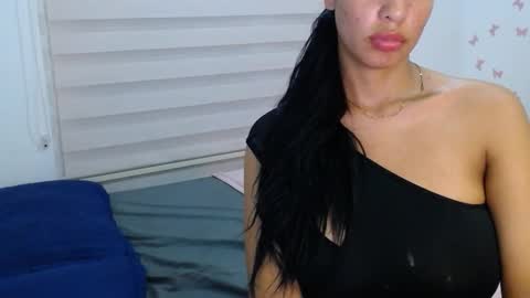 Snapshot of nila_kaia chatting on 11.06.25 nila online show from 11.06.25